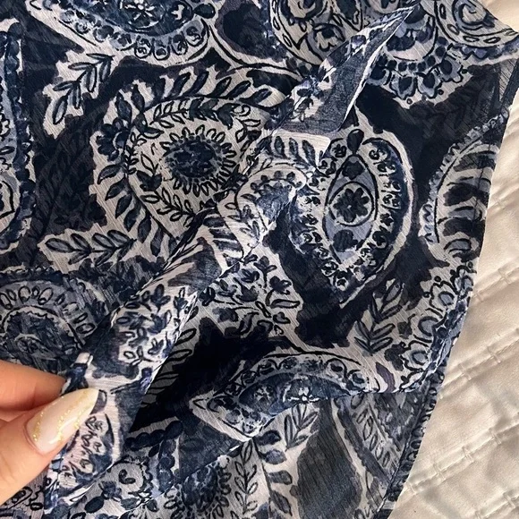 Elegant Navy Paisley Blouse - Picture 4 of 4